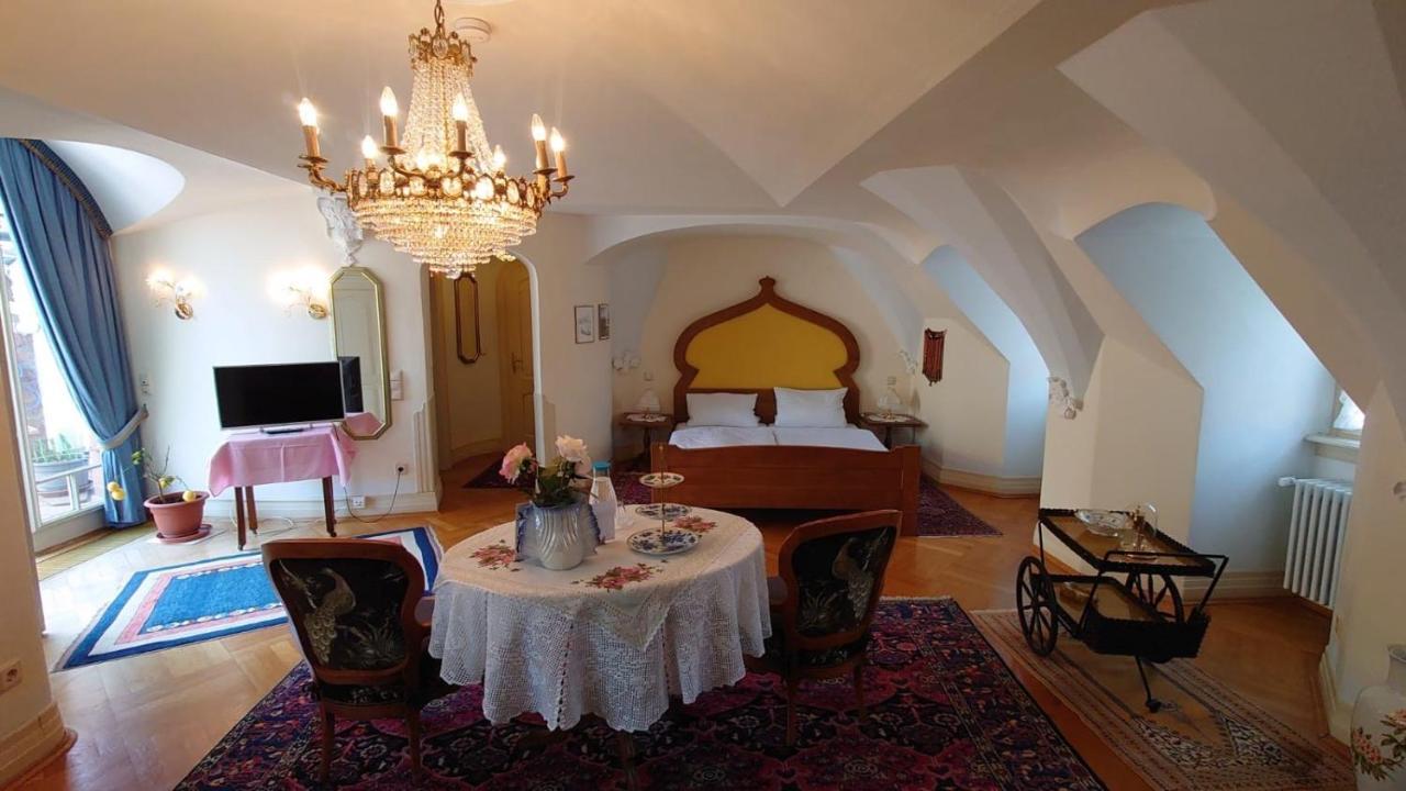 Hotel Zum Riesen - Aelteste Fuerstenherberge Deutschlands ミルテンベルク エクステリア 写真