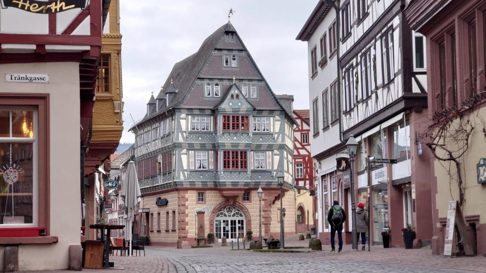 Hotel Zum Riesen - Aelteste Fuerstenherberge Deutschlands ミルテンベルク エクステリア 写真
